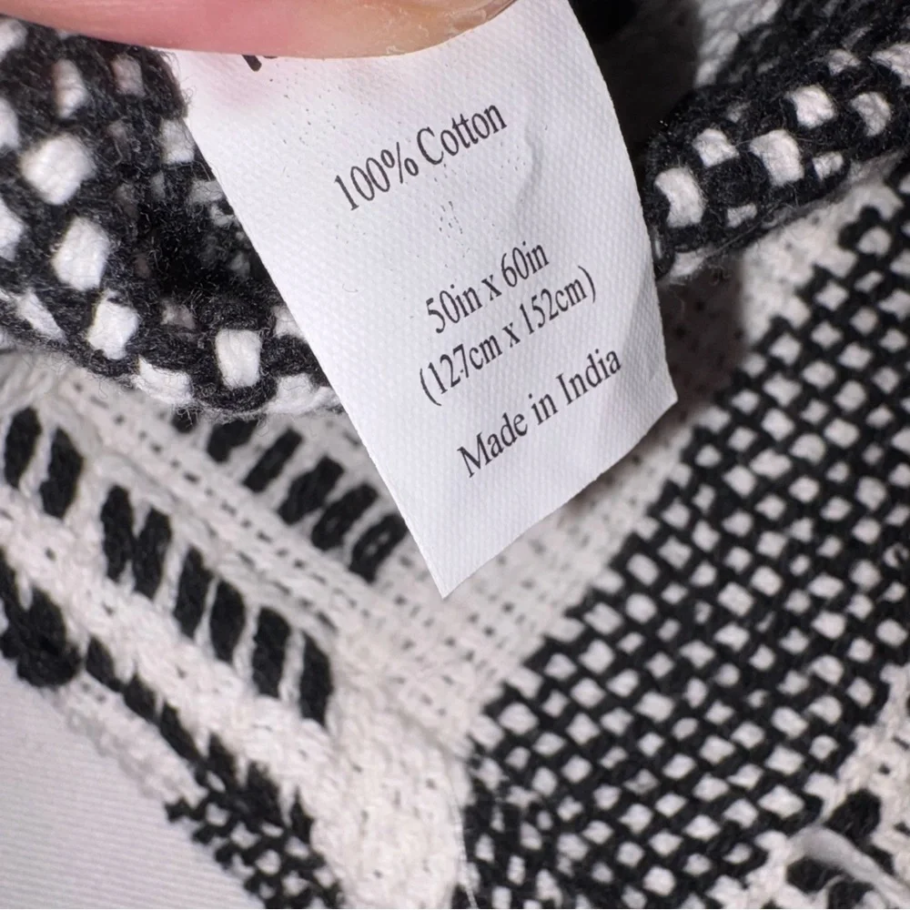 Black and White Patterned cotton throw‎ 60 x 50 inches long with fringe